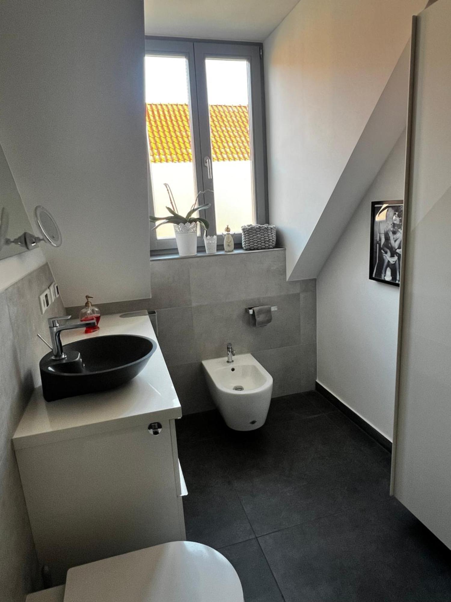 Moderne Galeriewohnung Mit Balkon Und Stellplatz Am Wenigemarkt Erfurt Kültér fotó